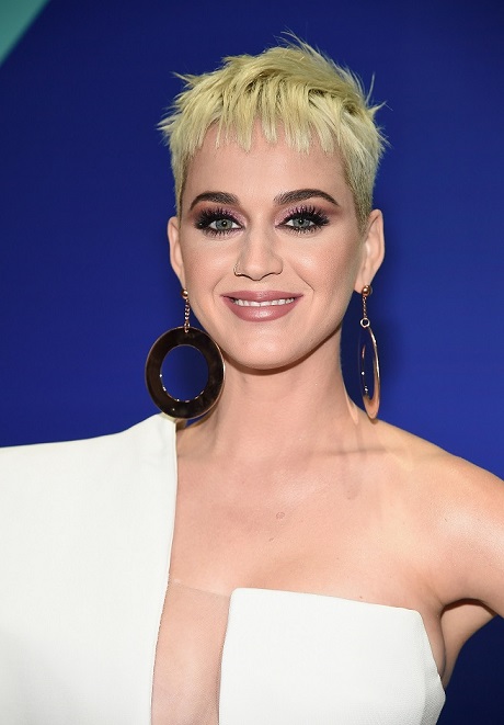 Katy Perry Stunning Red Carpet Beauty Look at 2017 VMA